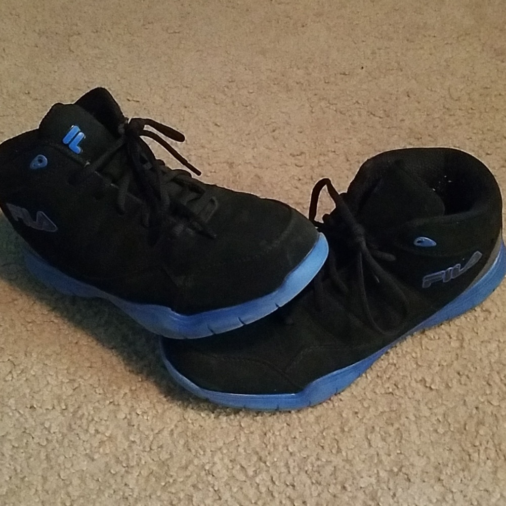 Basketball shoes